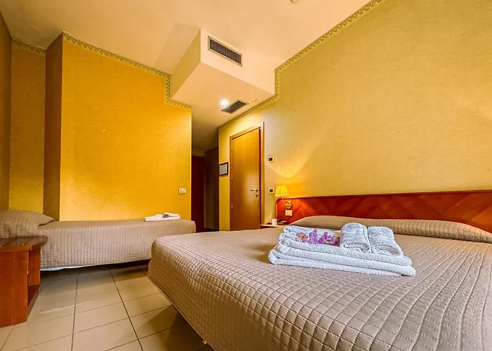 Remin Plaza Hotel 4*