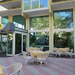 Remin Plaza Hotel 4*