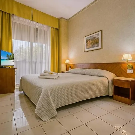 Remin Plaza 4*