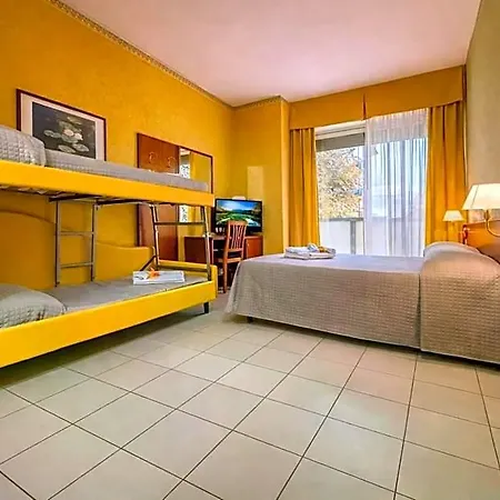 Remin Plaza 4*