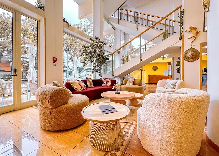 Remin Plaza Hotel 4*